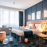 Pley Hotel Parijs
