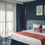 Pley Otel Paris
