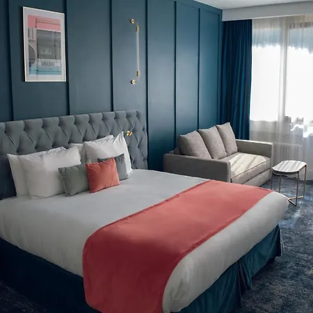 Pley 4* París